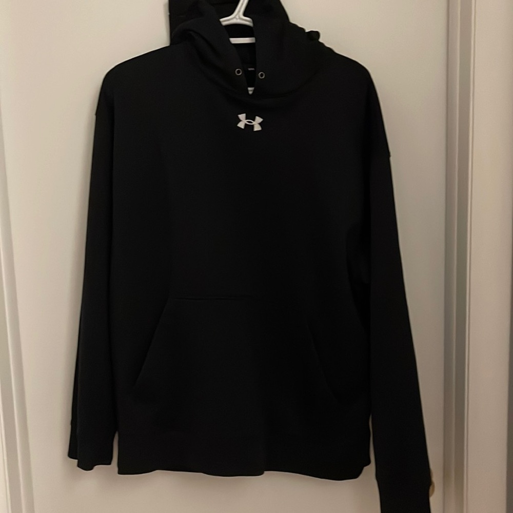 Men’s Under Armour size large black pullover hoodie.